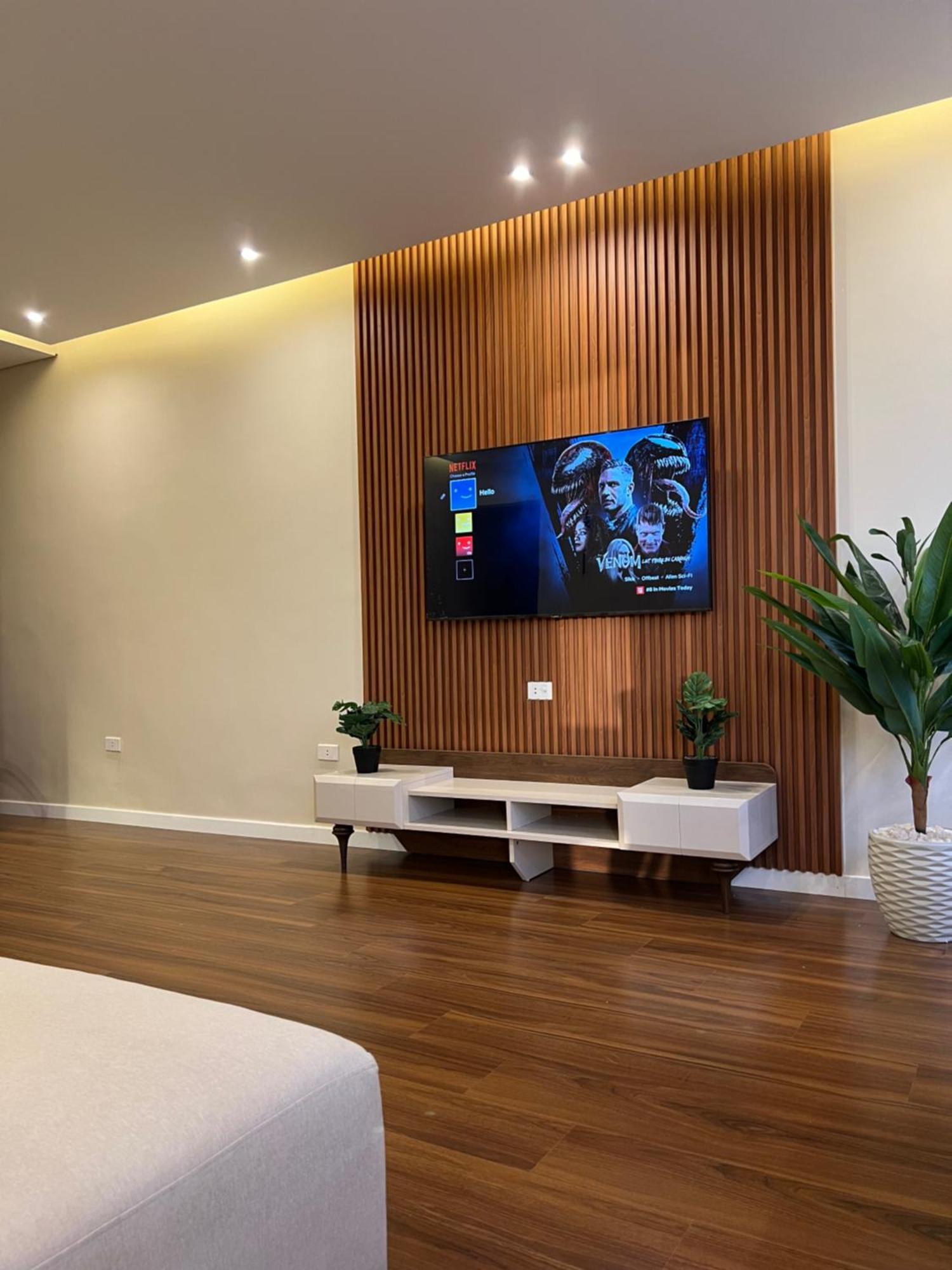 Apartment Luxurious Family Facing Stars Mall *
