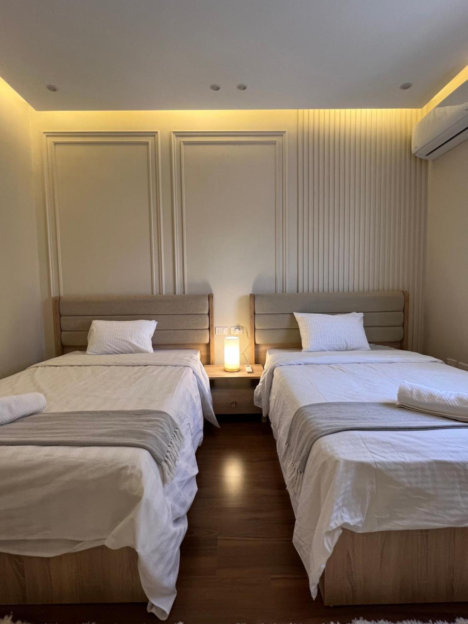 Luxurious Family Facing Stars Mall Apartment