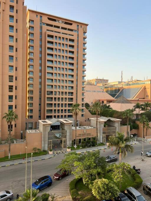 Luxurious Family Facing Stars Mall Apartment